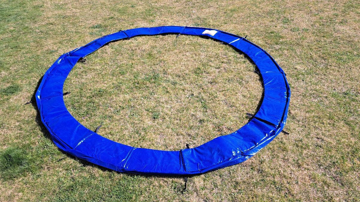 Kryt na pružiny trampolíny