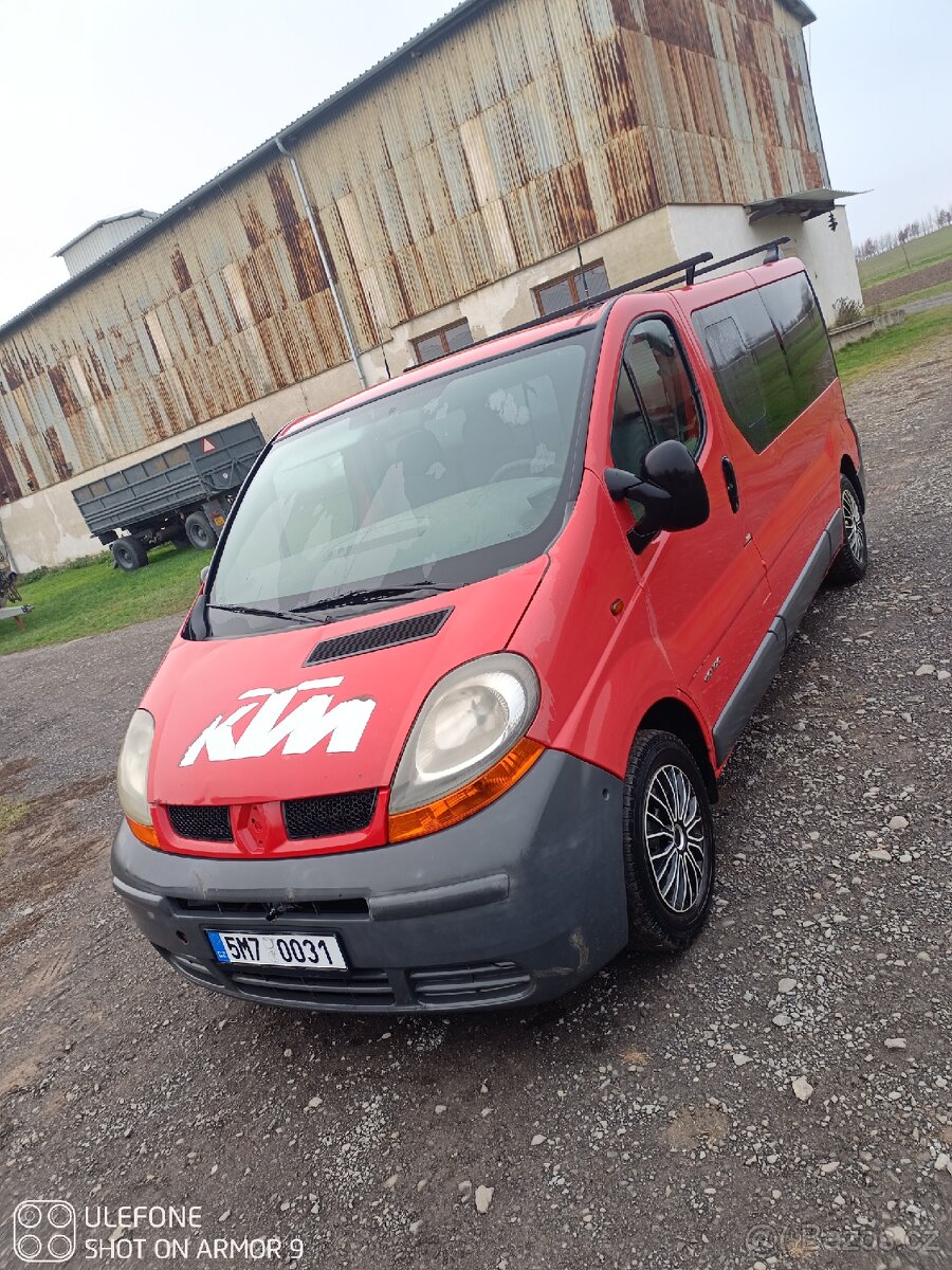 Renault Trafic 9 míst 1,9 dci 100