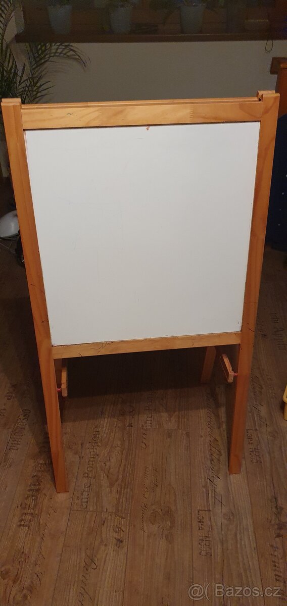 Dětská dřevěná tabule