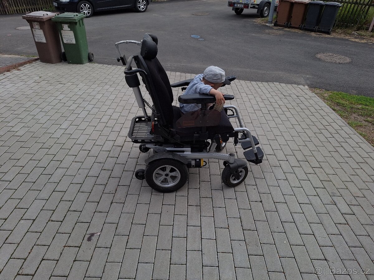 Invalidní vozík elektrický