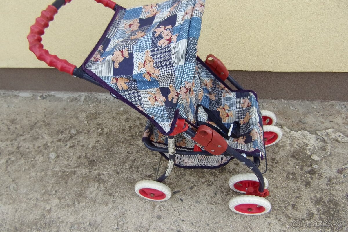Dětský kočárek a taška na panenku