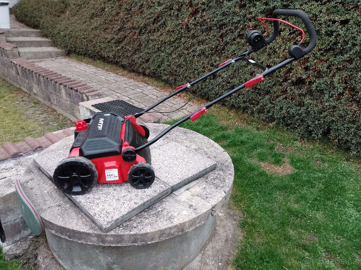 Elektrický vertikutátor