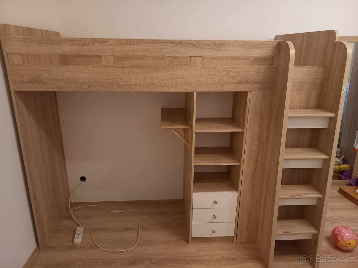 Vyvýšená postel úložným prostorem