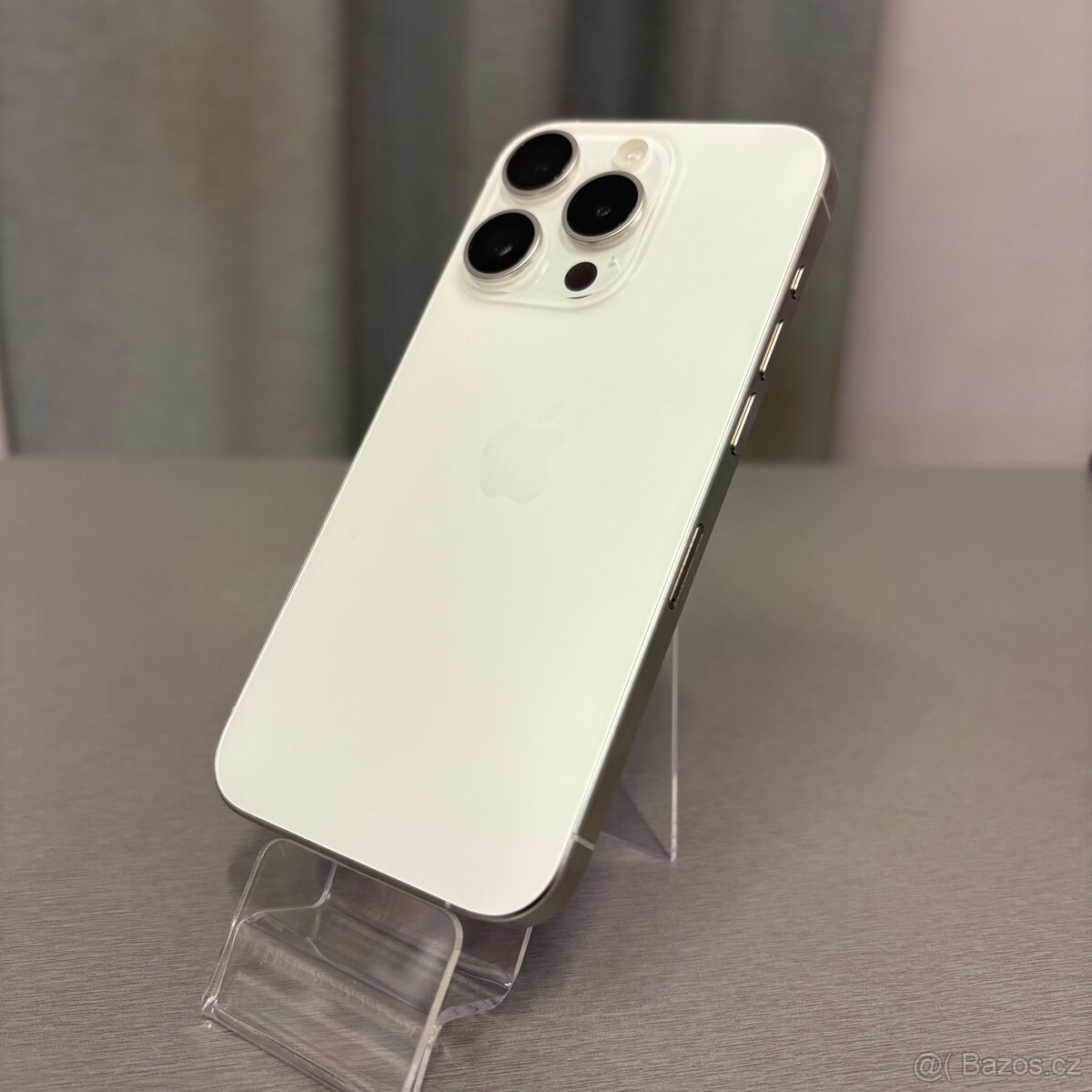 iPhone 15 Pro 128GB bílý, pěkný stav, 12 měsíců záruka