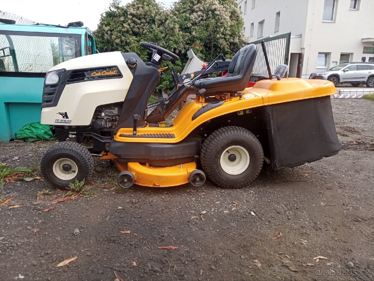 sekačka, zahradní traktor, traktůrek, železný kůň