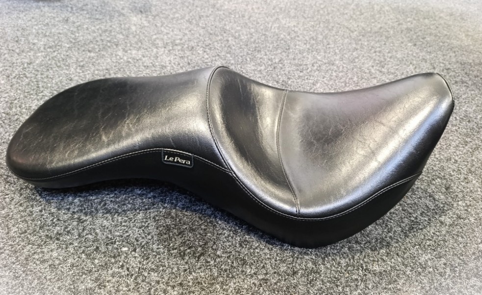 Sedlo Harley Davidson Street Bob / Standard 107-114 LePera