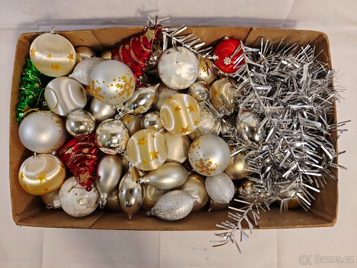 Velká krabice: RETRO Vánoční ozdoby (koule, špice, třásně)
