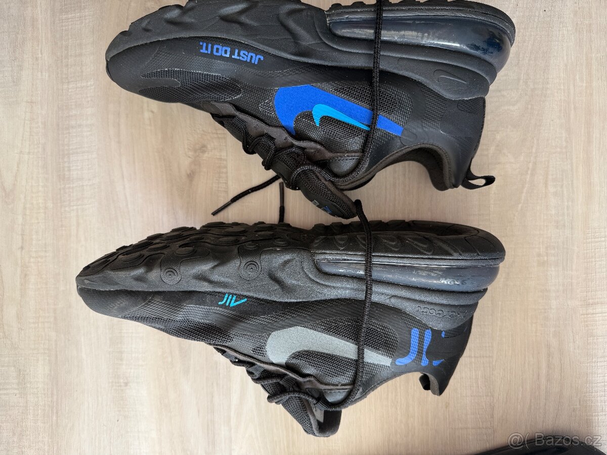 2 páry originálních bot Nike