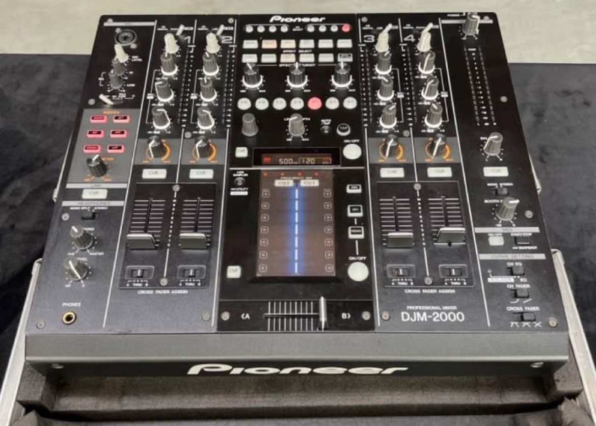Pioneer djm 2000