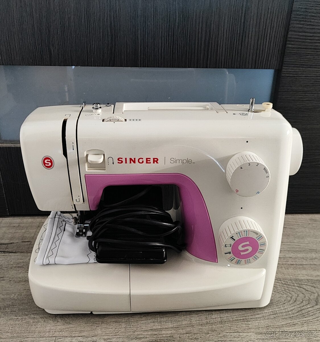 Šicí stroj Singer 3223