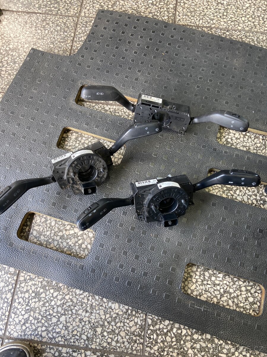 PŘEPÍNACÍ PÁČKA