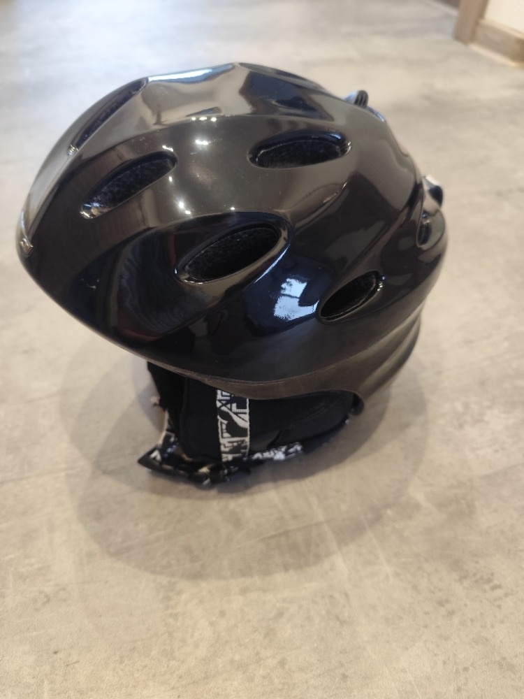 Dětská helma FUSE na lyžování/snowboarding top stav