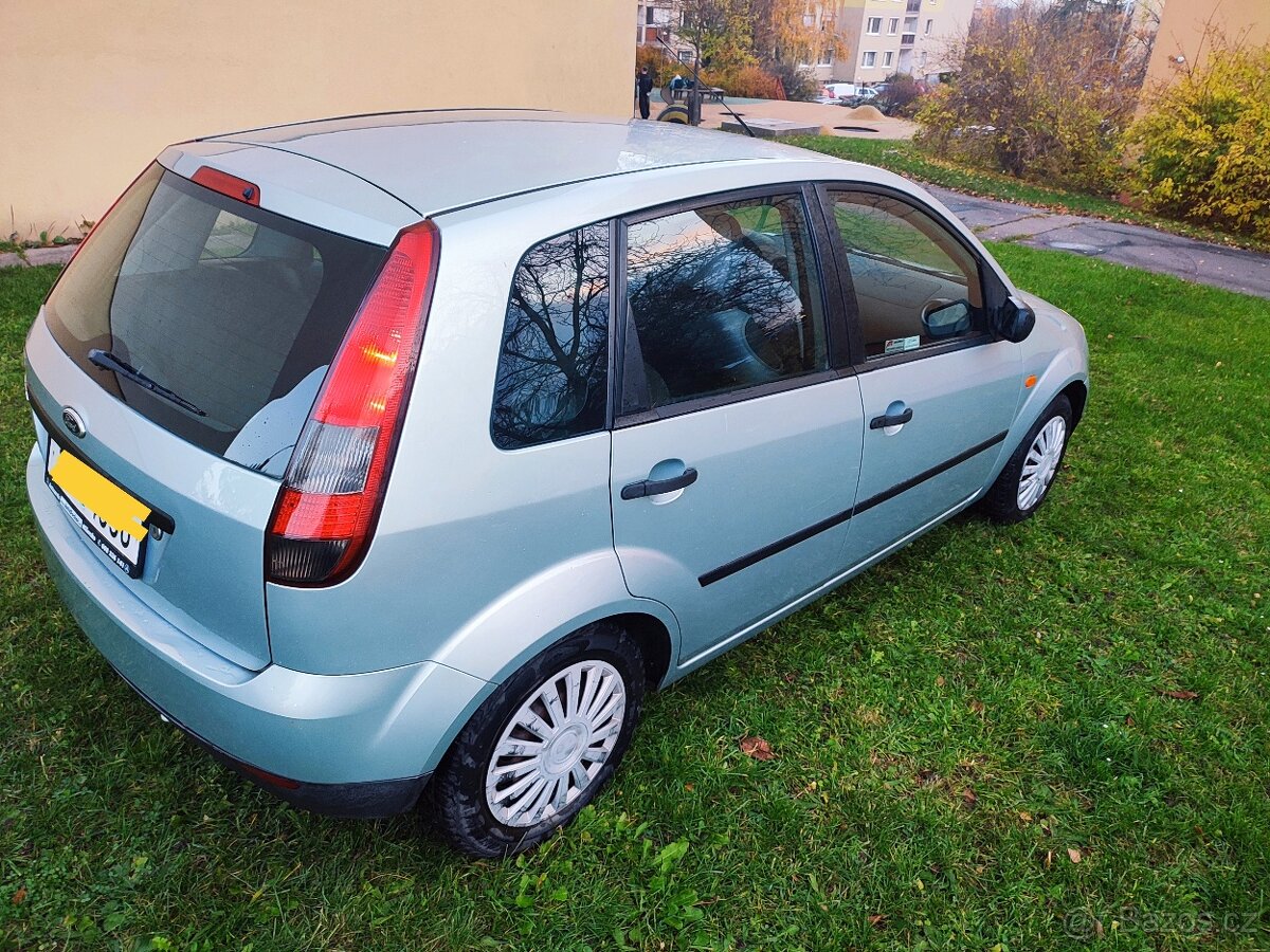 Fiesta 1.4 benzín, 99 600 km, bez koroze