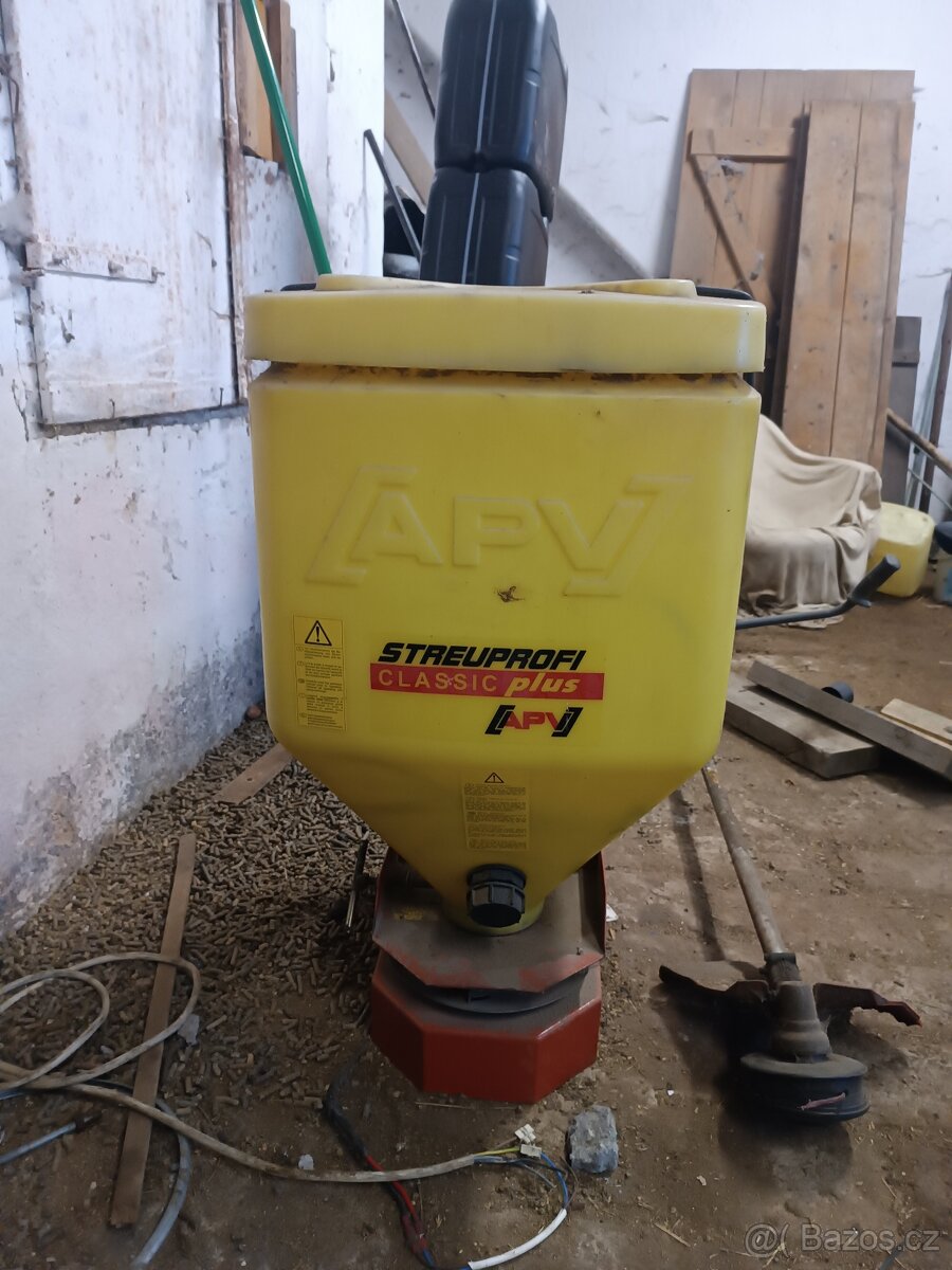 Prodám rozmetadlo APV