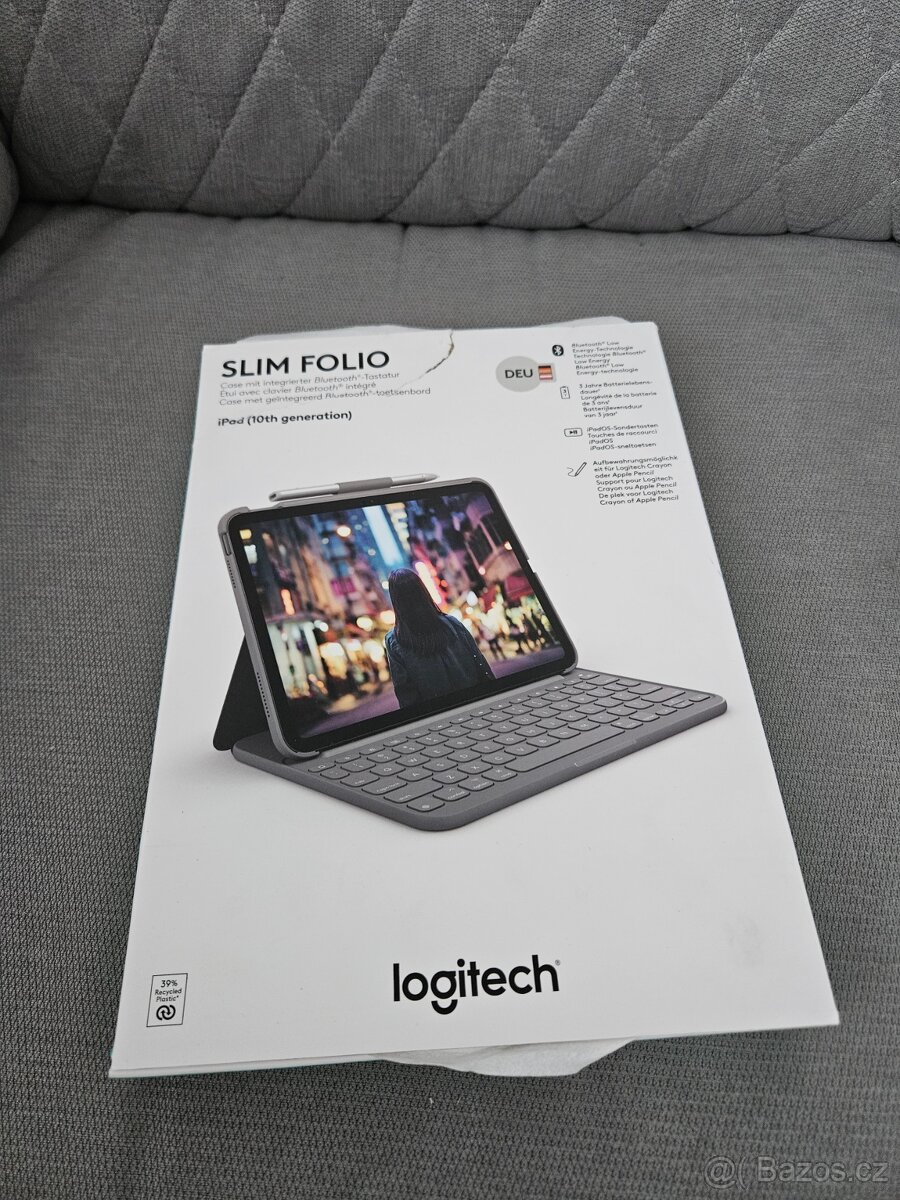 Logitech Slim Folio - Kryt s klavesnicou pro iPad [10th gen]