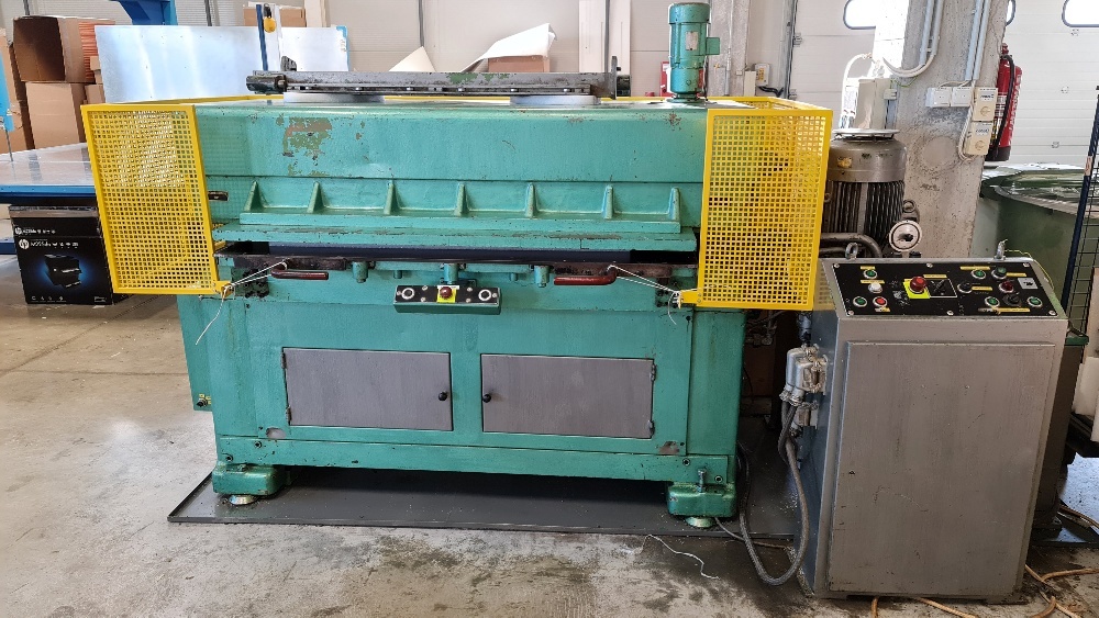 Sandt 150t hydraulický lis na PVC, textil,guma, kartón