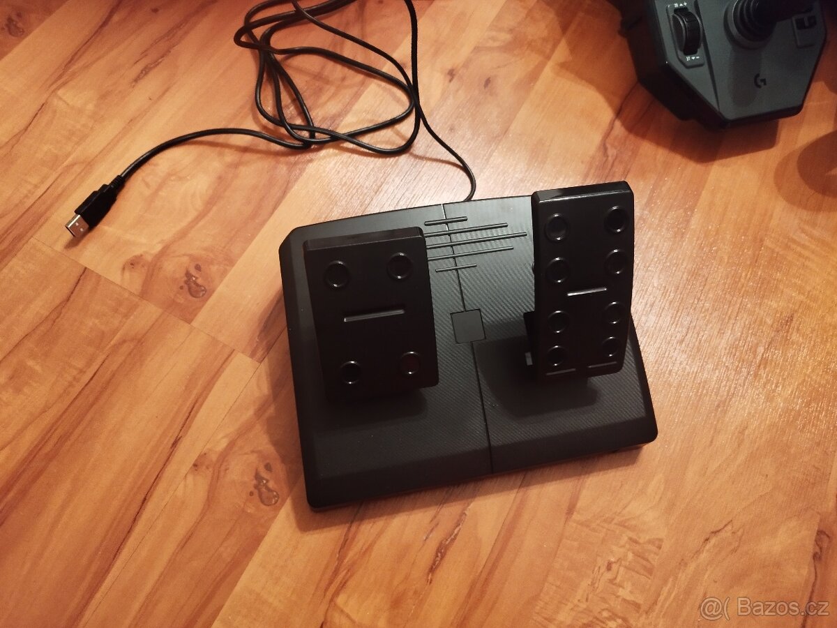 Hravý Equipment bundle.