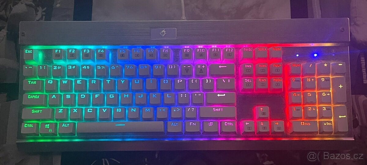 Mechanická klávesnice Eagletec KG011 RGB