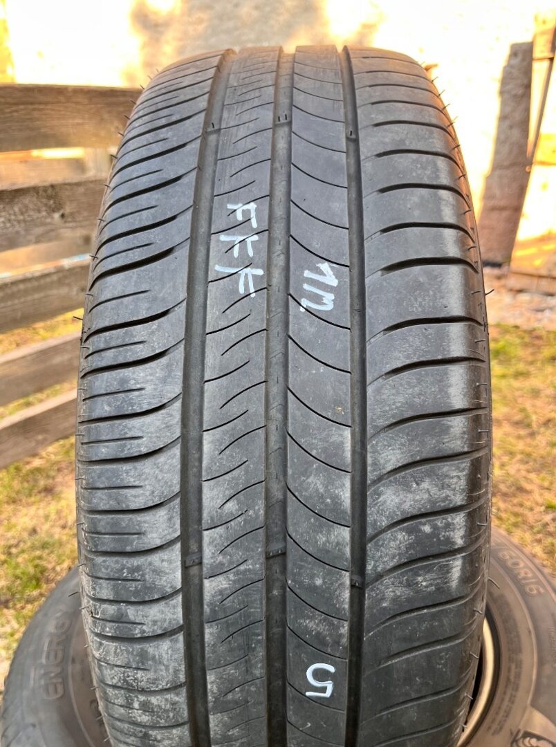 2ks. 215/60 R16 95H Michelin