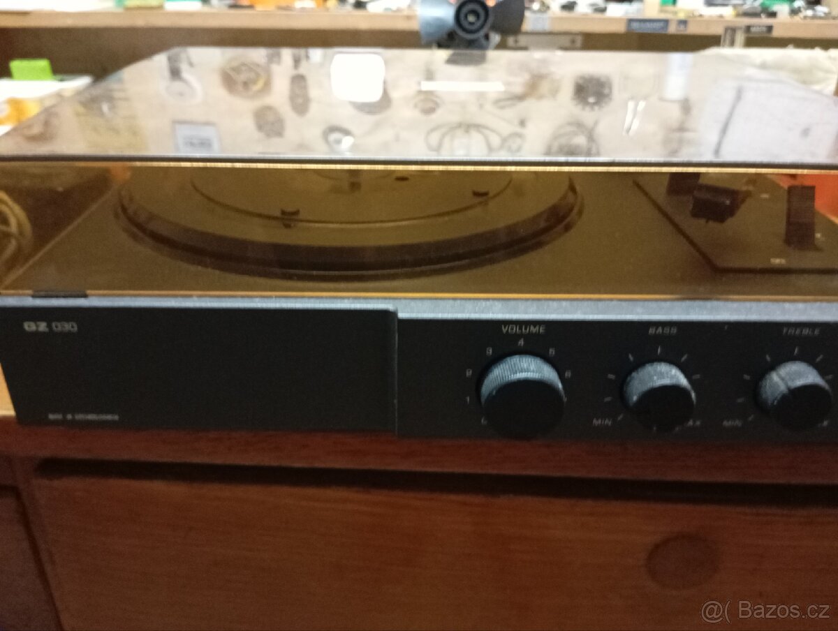 Gramofon Tesla GZ 030