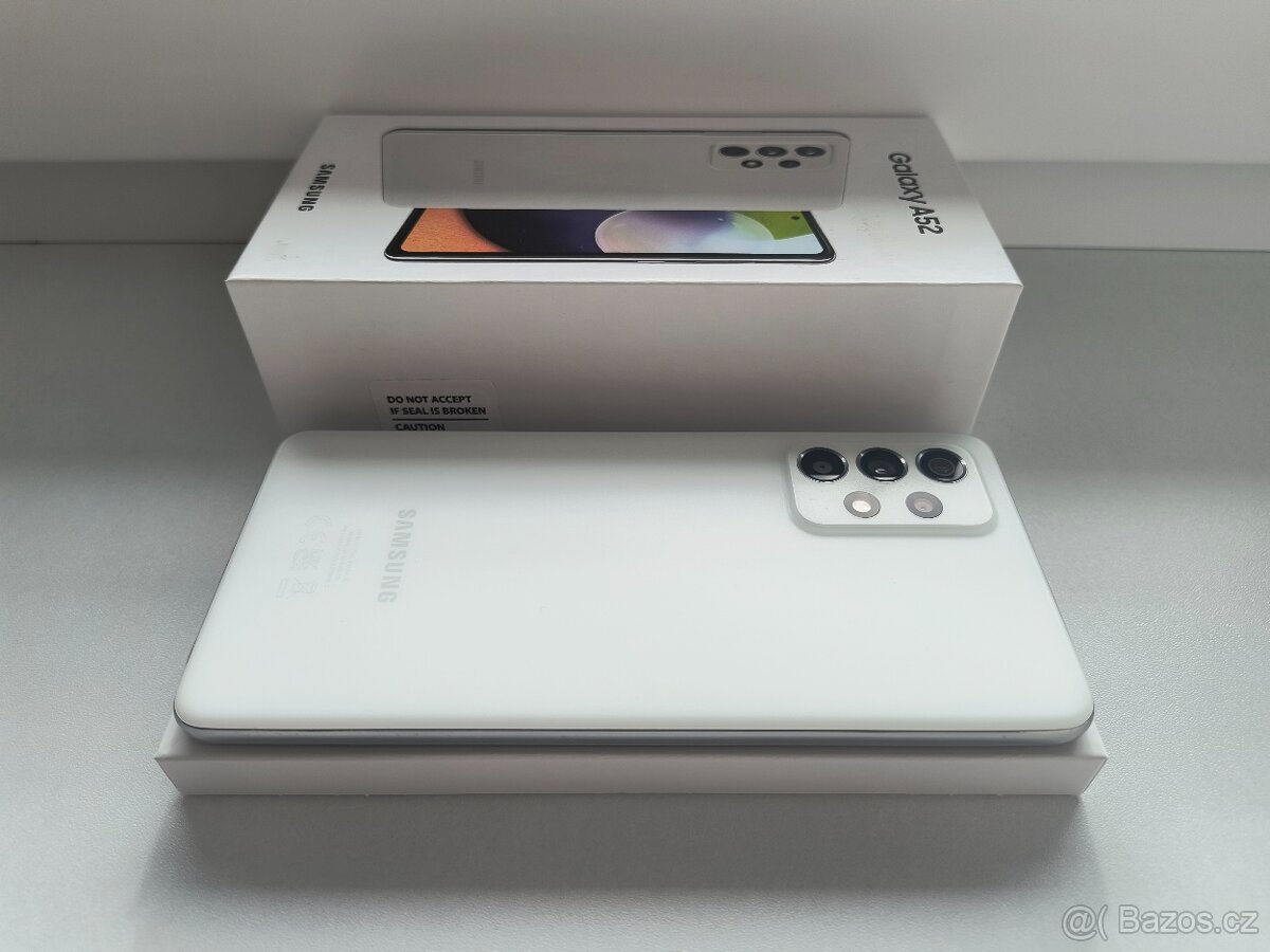 Mobilní telefon Samsung Galaxy A52 6GB/128GB bílý
