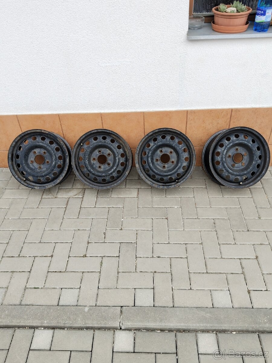 Disky na HYUNDAI i30, i20+pneumatiky 195/65/15