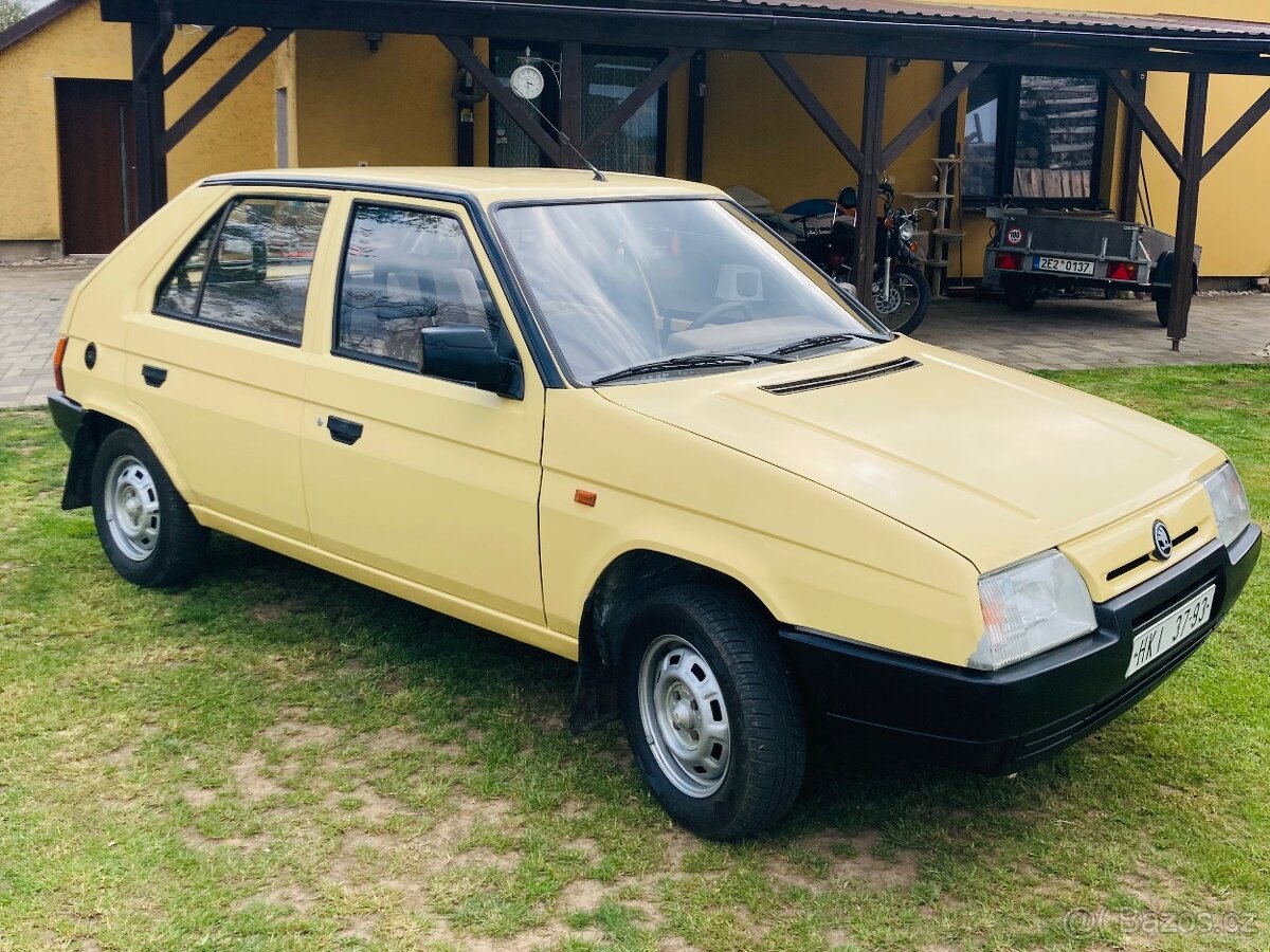 Škoda Favorit 135L, jeden majitel, rok 1990 ČR původ