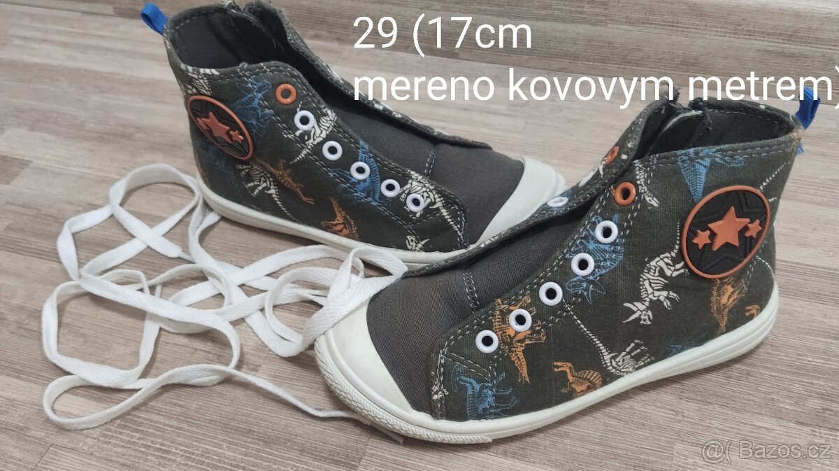 29 dinisauri boty platene