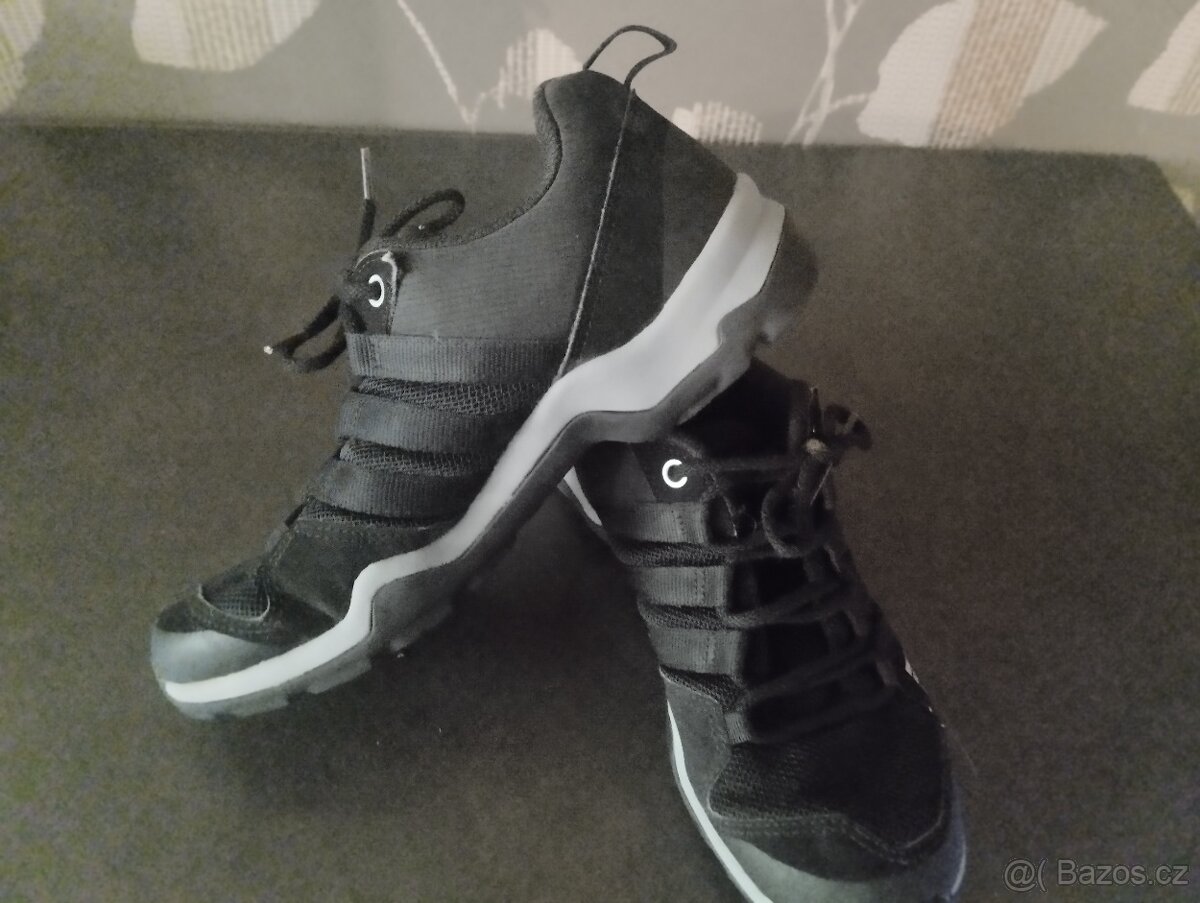 Tréninkové boty značky Adidas