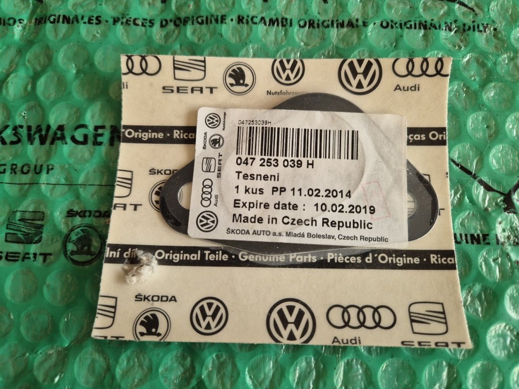 těsnění výfukových svodů pravé Škoda Fabia I 047253039H