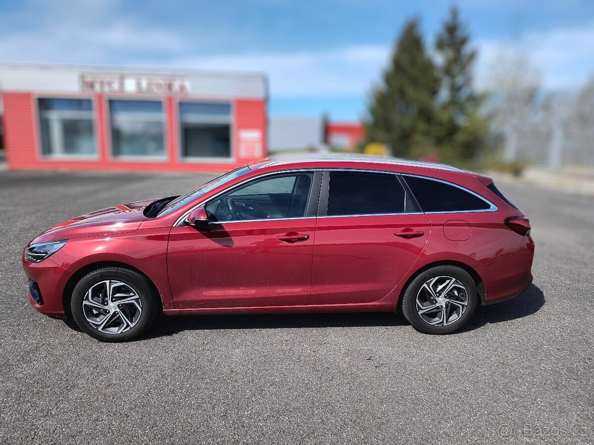 Hyundai i30 combi, r.v. 2023, 1.majitel, garážované