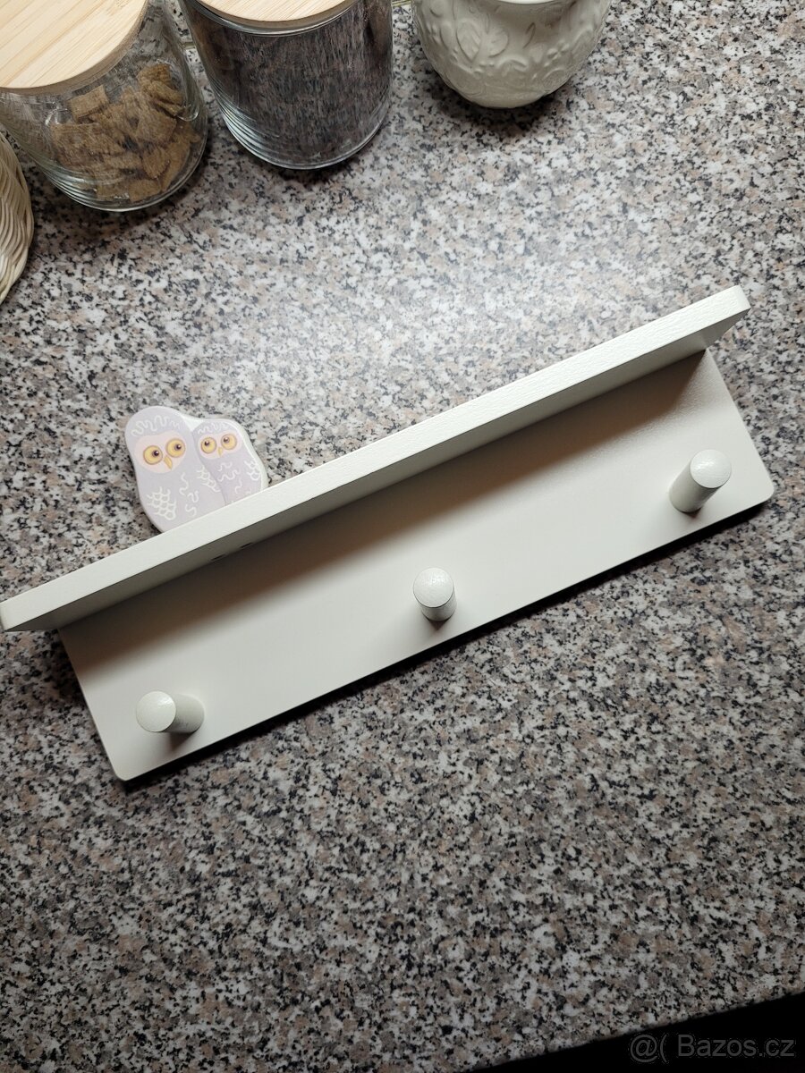 Dětská police KLADE se sovami zn. IKEA, 38x10x7,5 cm