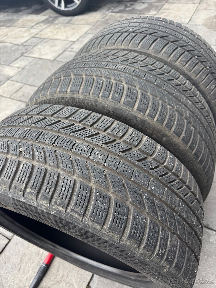 Zimní pneumatiky Continetal 235/45R18