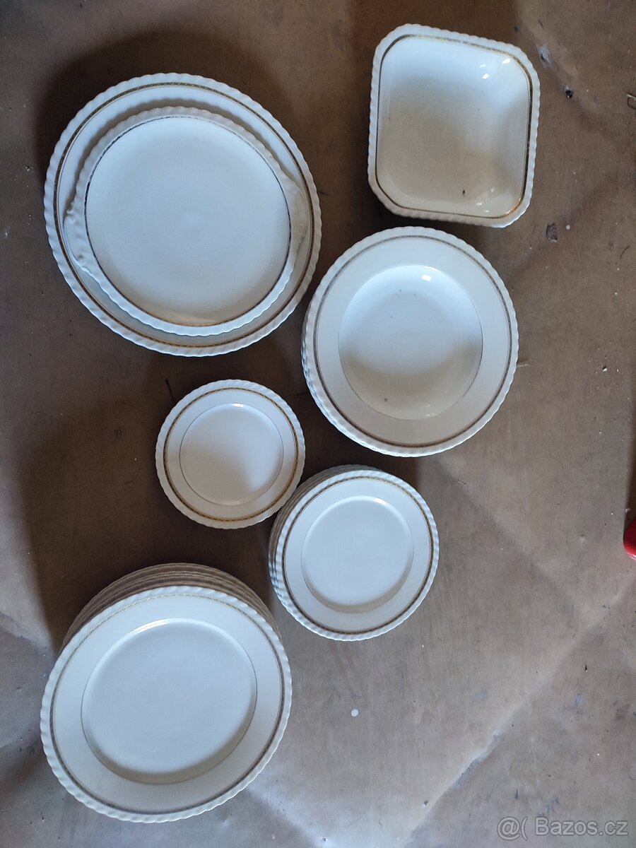 Starý porcelán Thun sada nádobí 26ks