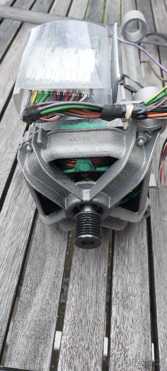 Motor z pračky