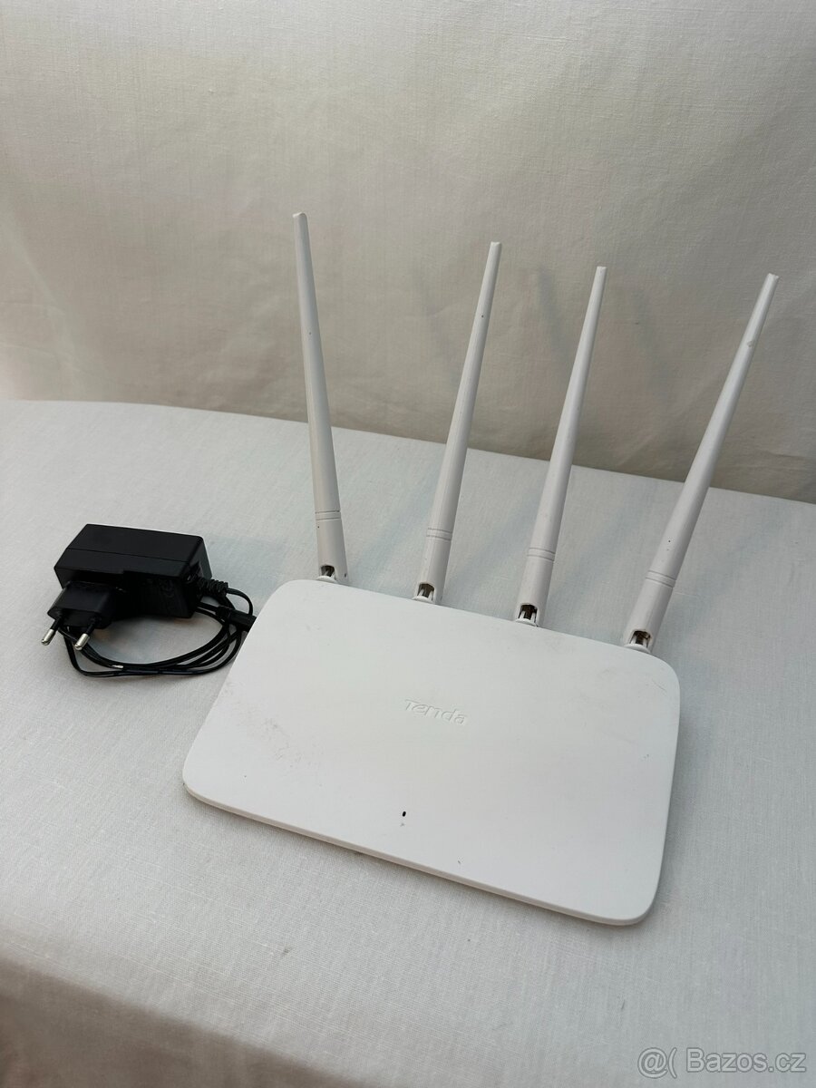 Wi-Fi router Tenda – 4 antény, plně funkční