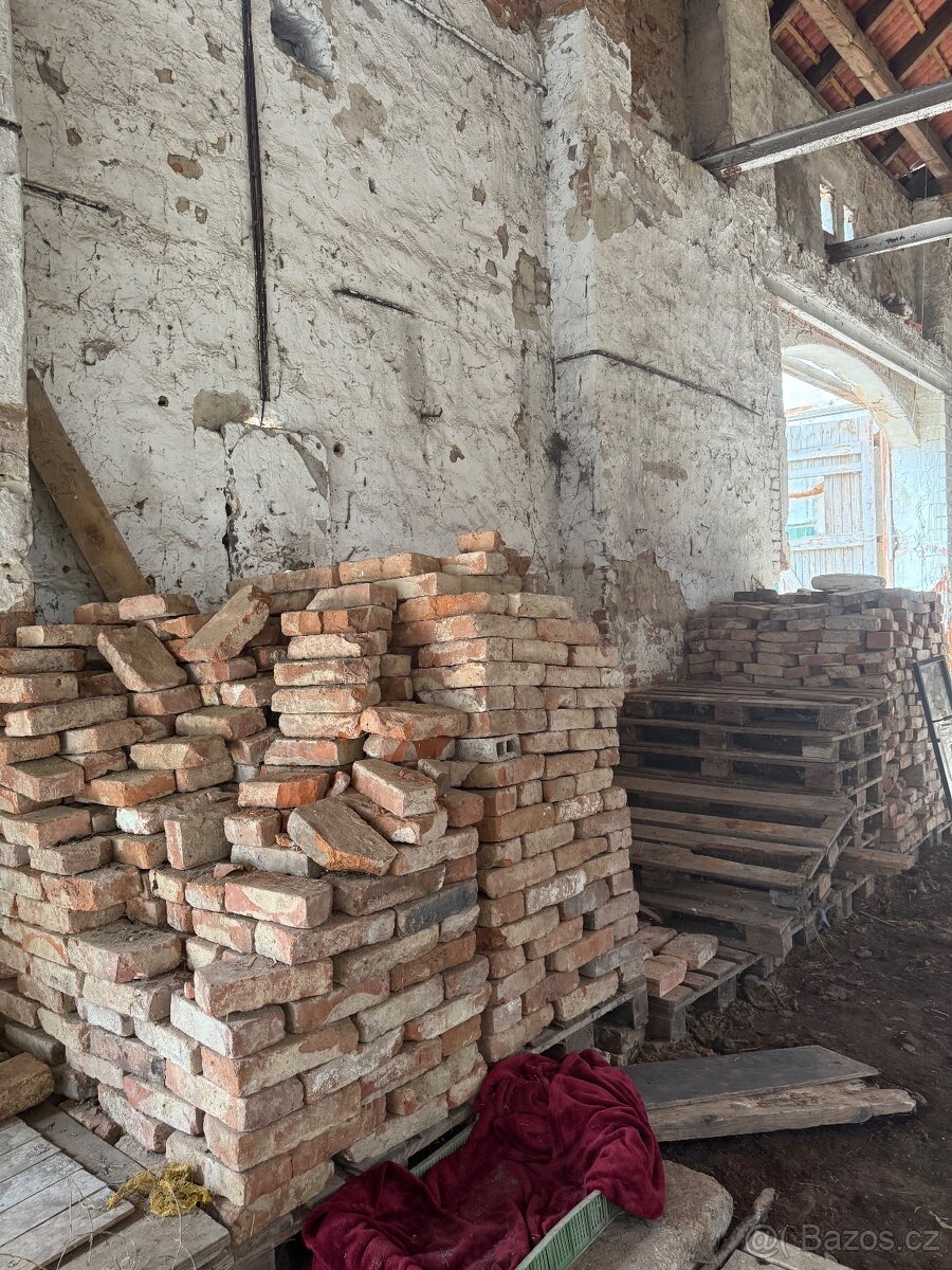 Cihly a dřevo