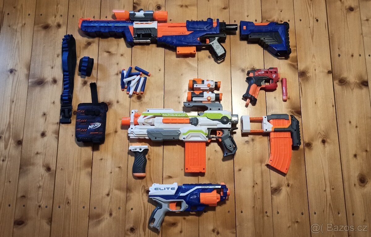 Sada pistolí Nerf včetně příslušenství