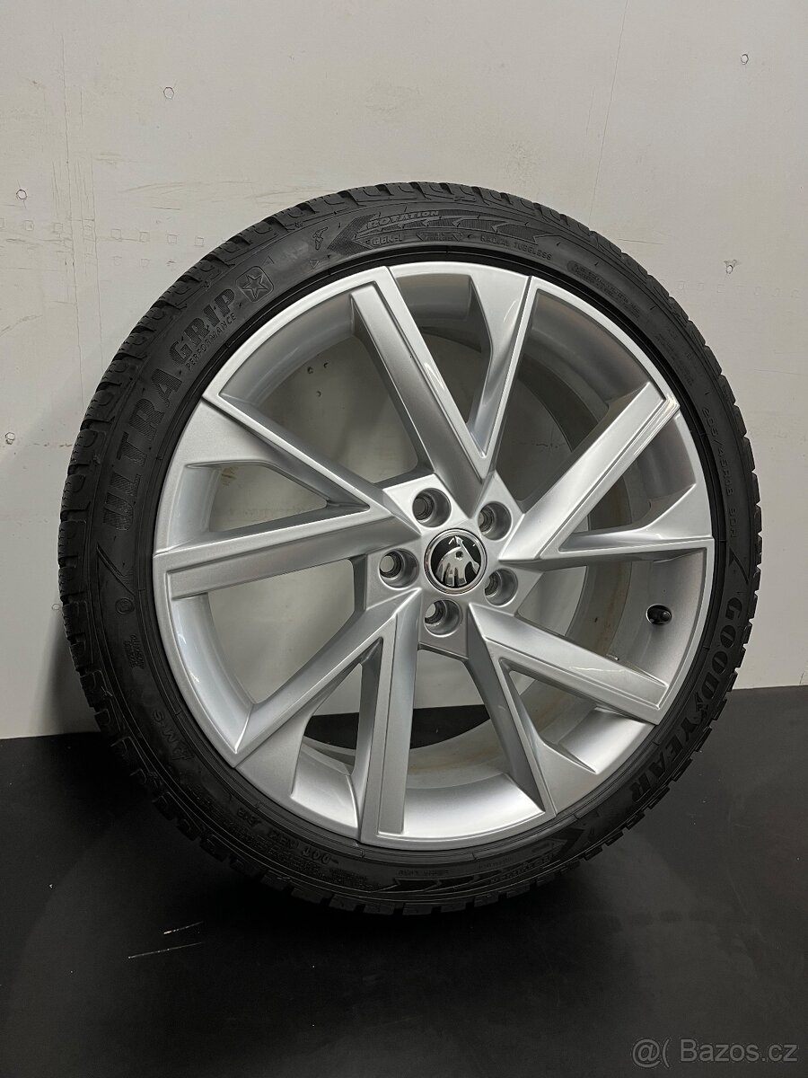 Škoda Scala R18 Vega Zánovní zimní pneu