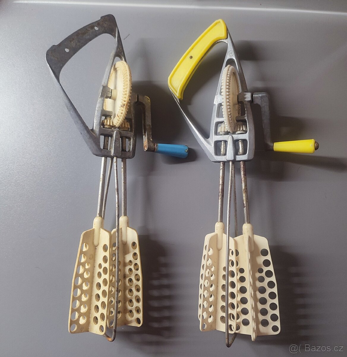 Retro ruční šlehač - kuchyňské nádobí