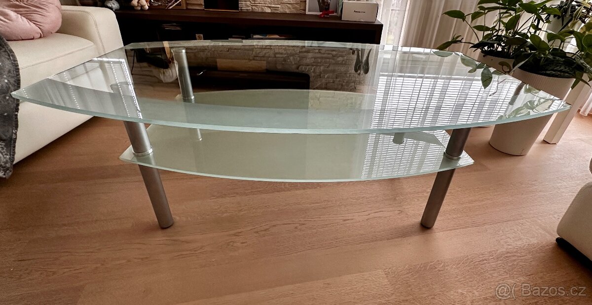 Konferenční stolek skleněný
