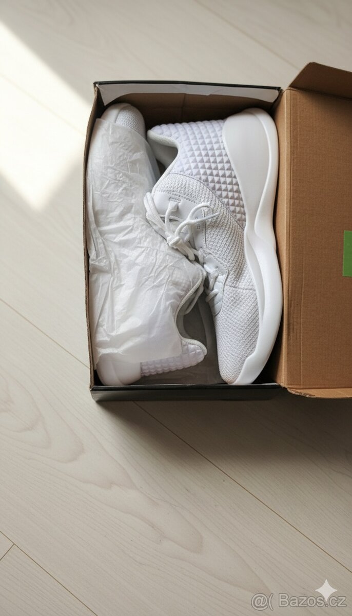 🔥 NOVINKA Bílé síťované kotníkové tenisky – RYCHLE MIZÍ