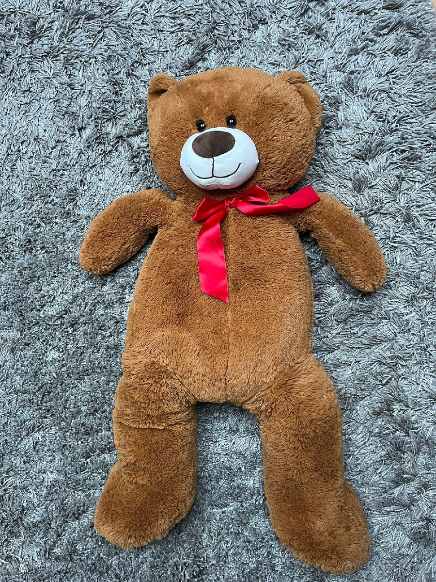 Velký plyšový medvěd