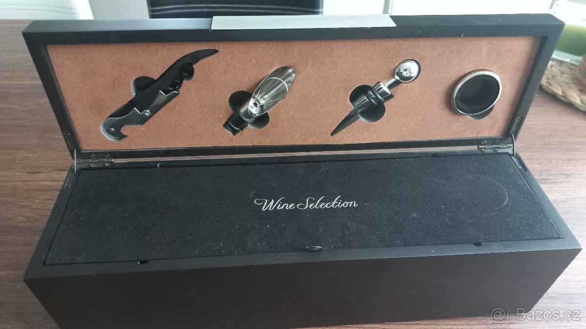 Dárková kazeta na víno s doplňky