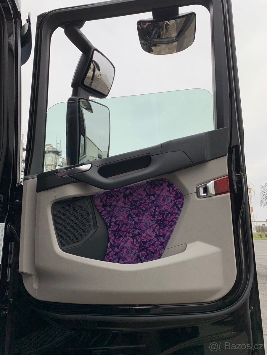 Výplně dveří Scania