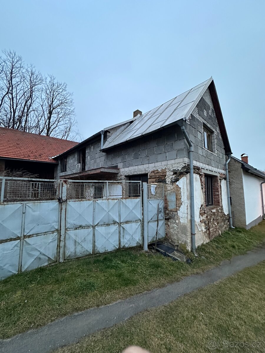 Prodej domu s pozemkem (investiční potenciál)