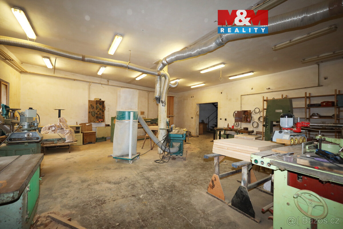 Pronájem výrobního areálu, 4651 m², Plesná, ul. Lesní