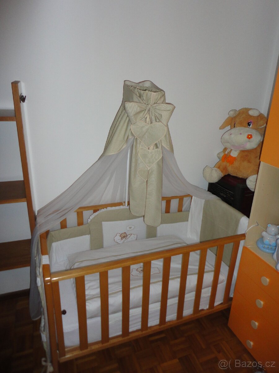 Dětská buková postýlka