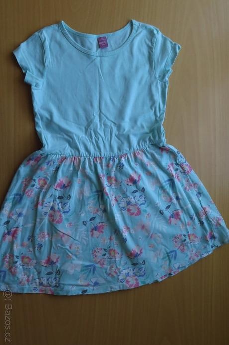 Šaty, trička, vel. 128 (17 ks)