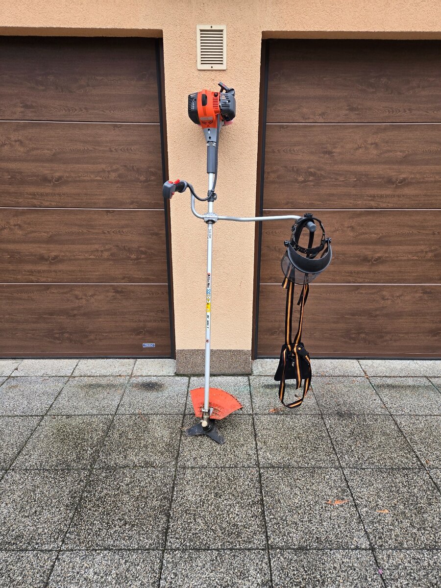 Křovinořez Oleo Mac BC 300 T